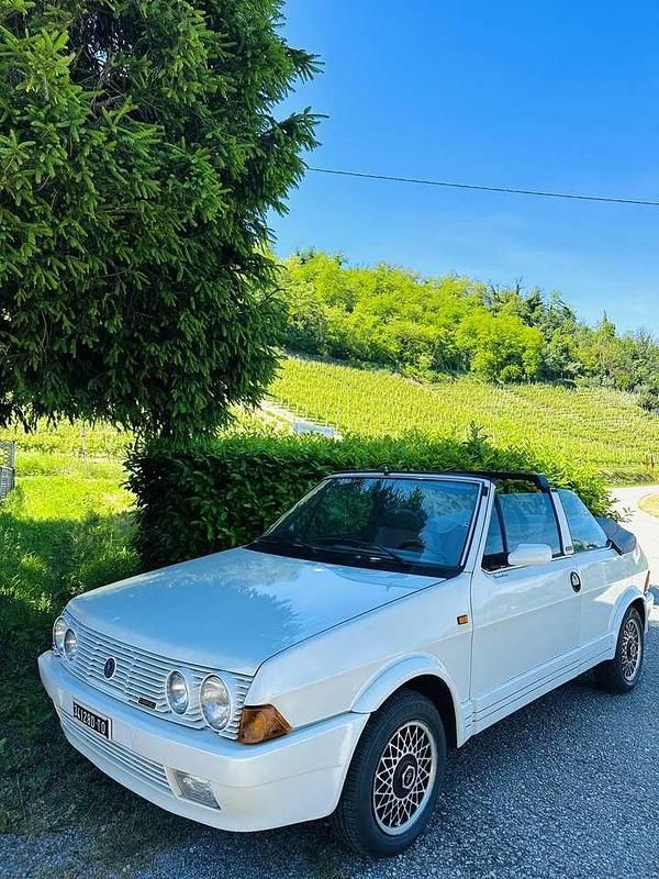 Usata Fiat Ritmo Collezione 64 CV (47 kW) 1985 Bianco Cabrio