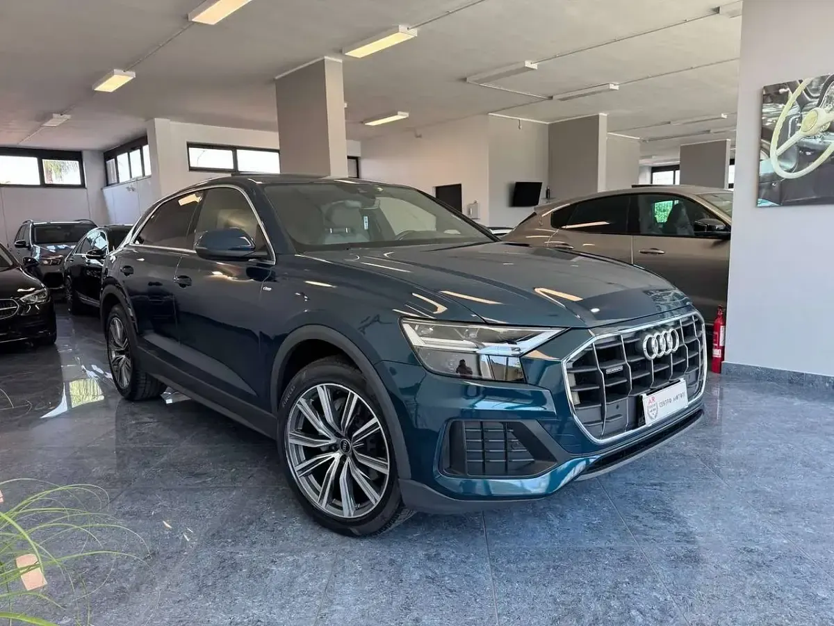 Usata Audi Q8 S-Line 286 CV (210 kW) 2021 Blu/azzurro SUV