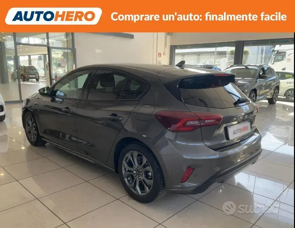 Usata Ford Focus ST-Line 116 CV (85 kW) 2023 Grigio Berlina