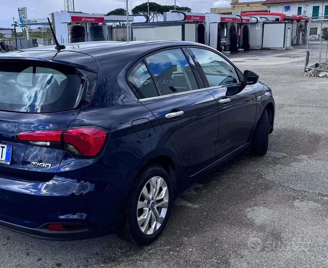Usata Fiat Tipo Lounge 120 CV (88 kW) 2017 Blu Berlina