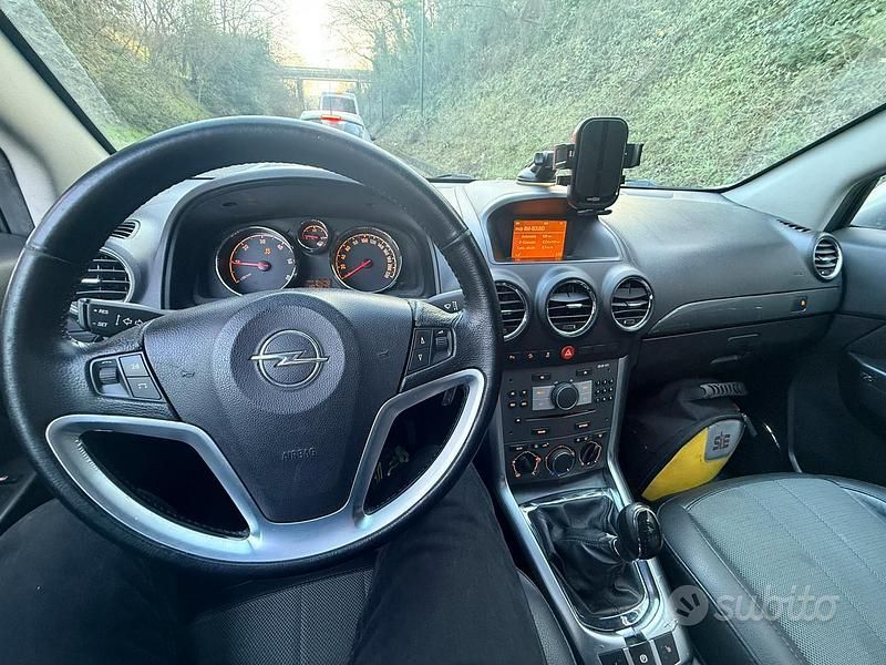 Usata Opel Antara 163 CV (119 kW) 2012 Grigio SUV