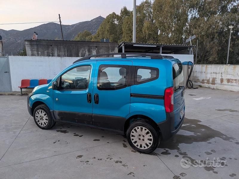 Usata Peugeot Bipper Outdoor 68 CV (50 kW) 2010 Verde Monovolume