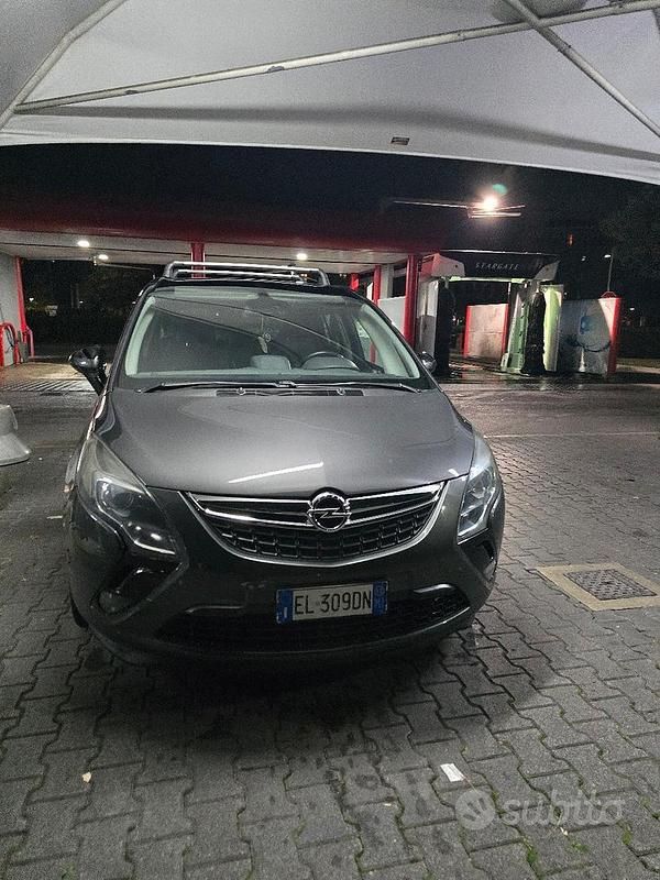 Grigio Usata 2012 Opel Zafira Monovolume | 6200 € (Molto cara) - Immagine 1/4