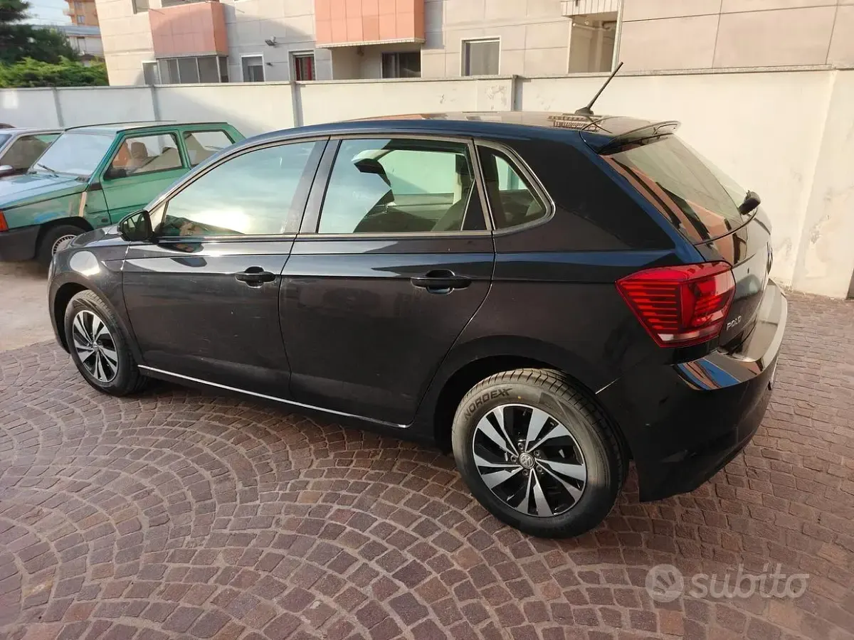 Usata VW Polo 95 CV (69 kW) 2019 Nero Utilitaria