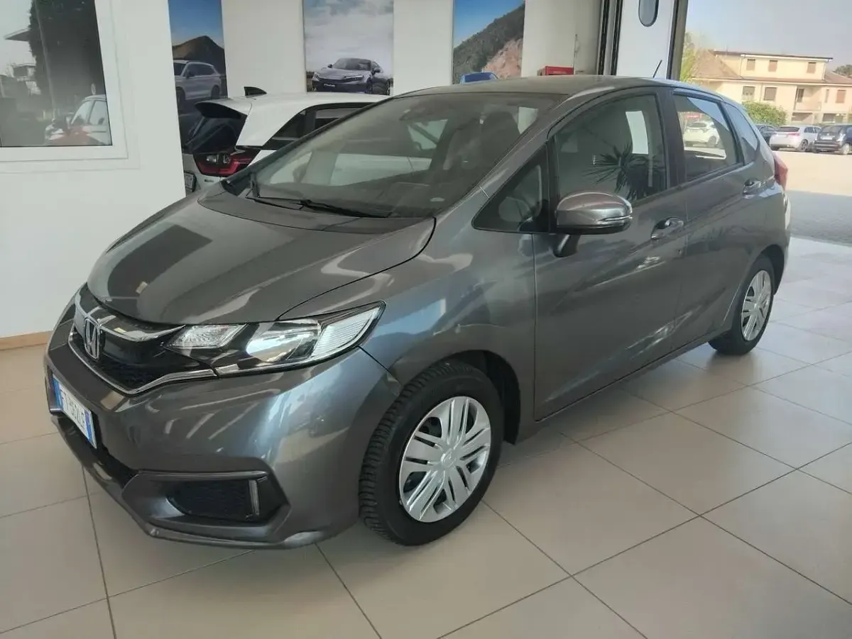 Usata Honda Jazz Trend 102 CV (75 kW) 2018 Grigio Utilitaria
