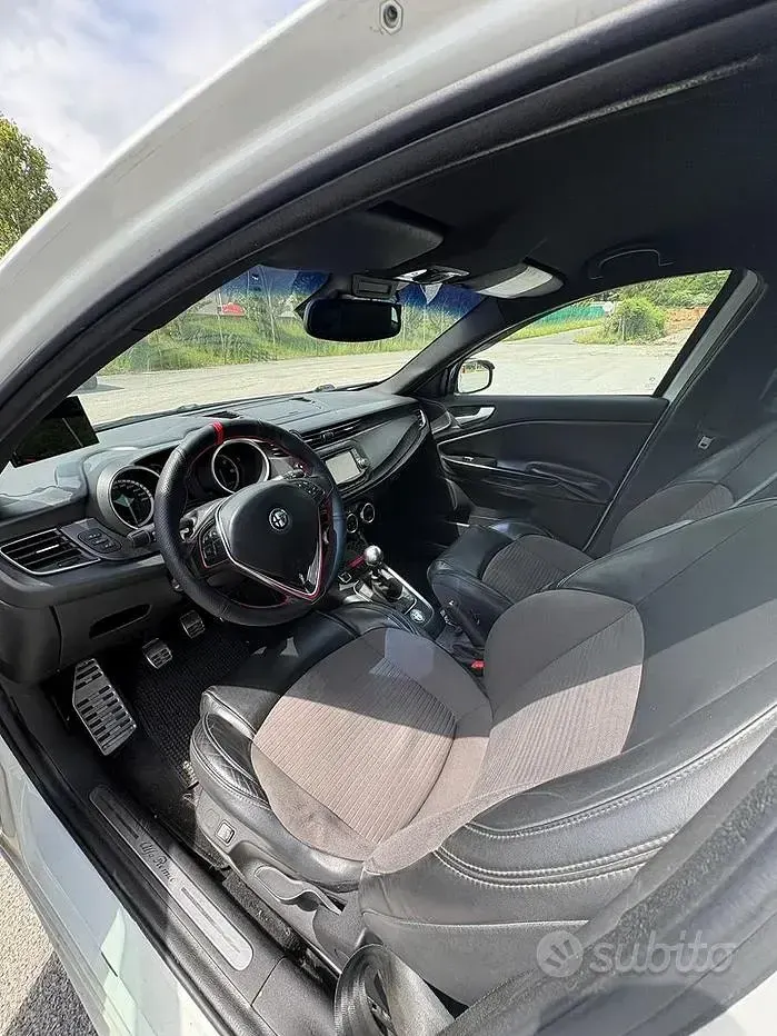 Usado Alfa Romeo Giulietta 150 CV (110 kW) 2014 Blanco Utilitario