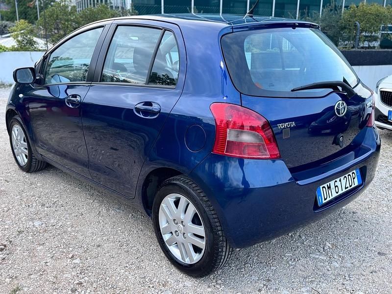 Usata Toyota Yaris 70 CV (51 kW) 2008 Blu Utilitaria