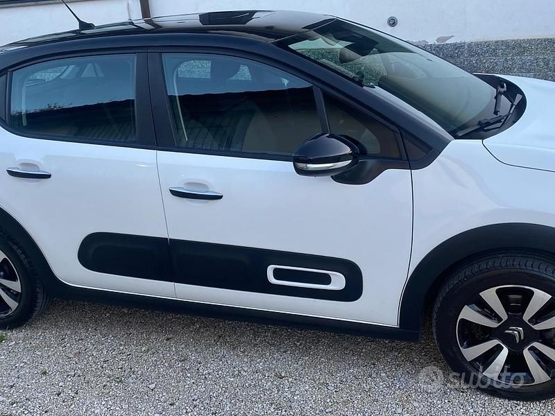 Usata Citroën C3 Shine 102 CV (75 kW) 2021 Bianco Berlina