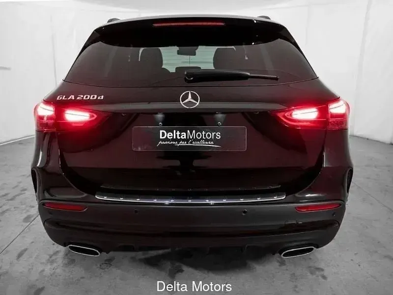 Nuevo Mercedes GLA200 AMG line 150 CV (110 kW) 2026 Negro SUV