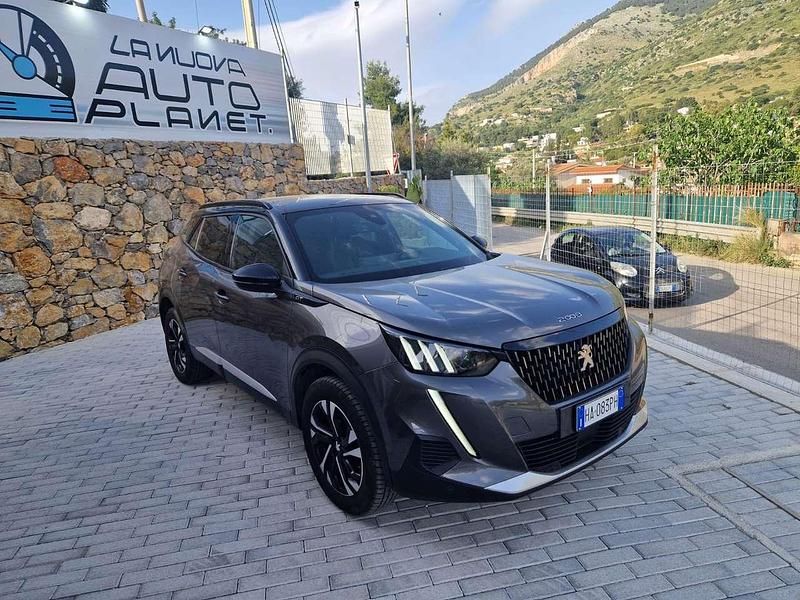 Usata Peugeot 2008 GT 131 CV (96 kW) 2023 Grigio SUV