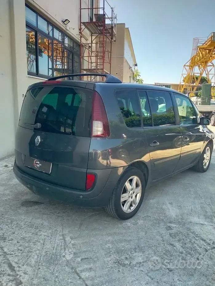 Usata Renault Espace Initiale 150 CV (110 kW) 2009 Grigio Monovolume