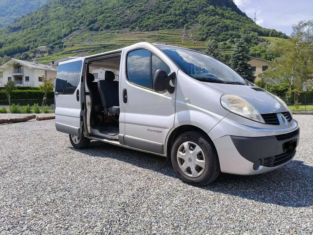 Usata Renault Trafic 116 CV (85 kW) 2012 Argento Monovolume