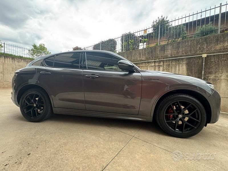 Usata Alfa Romeo Stelvio Veloce 210 CV (154 kW) 2020 Grigio SUV