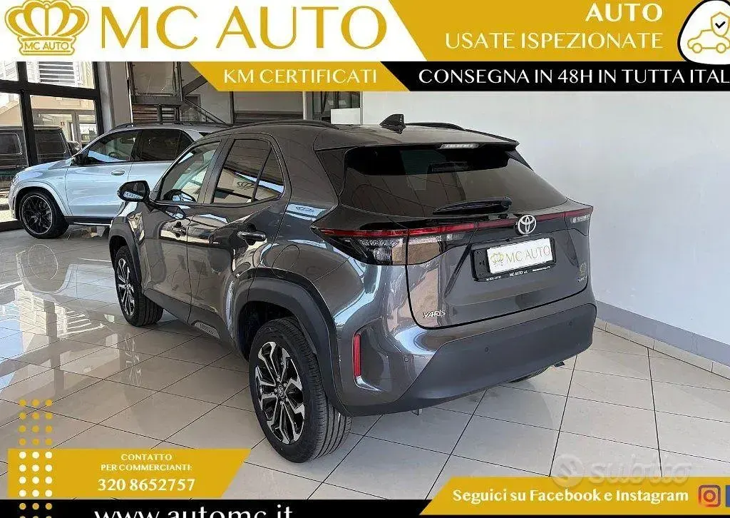 Nuova Toyota Yaris Cross 92 CV (67 kW) 2026 Grigio SUV