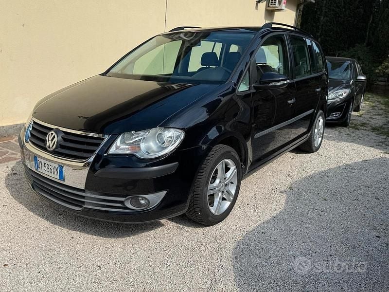 Usata VW Touran 150 CV (110 kW) 2011 Nero Monovolume
