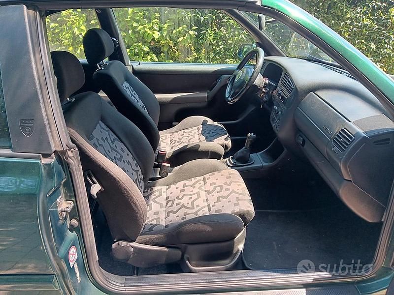 Usata VW Golf Cabriolet Trendline 101 CV (74 kW) 1998 Verde Cabrio