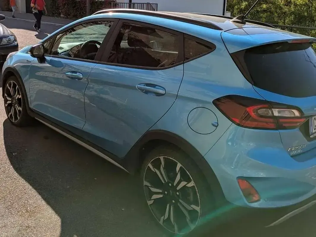 Usata Ford Fiesta Active 125 CV (91 kW) 2022 Blu/azzurro Utilitaria