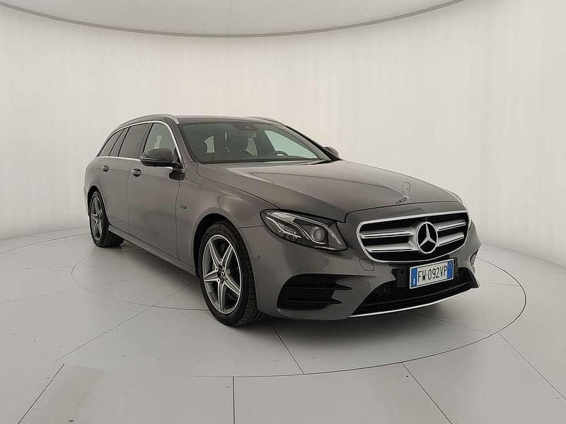 Usata Mercedes E300 Premium Plus 306 CV (225 kW) 2019 Grigio Station wagon