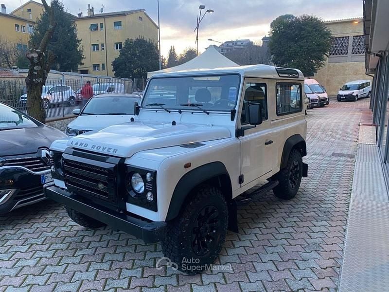 Usata Land Rover Defender 122 CV (89 kW) 2014 Bianco pastello SUV