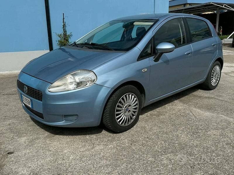 Usata Fiat Grande Punto 65 CV (47 kW) 2006 Grigio Utilitaria