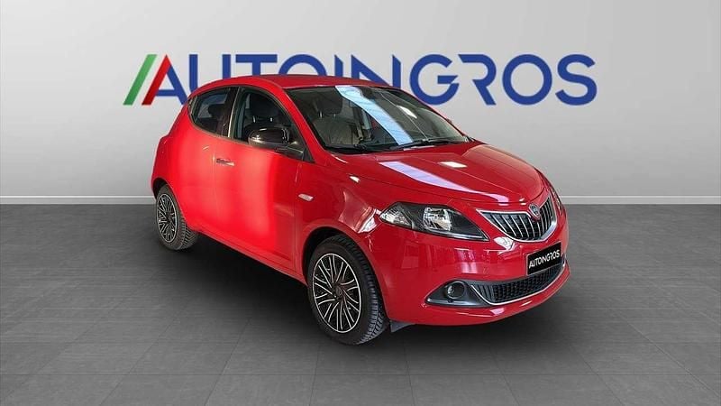 Usata Lancia Ypsilon Gold 69 CV (50 kW) 2022 Rosso argilla Utilitaria