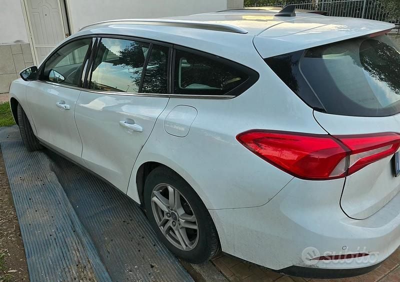 Usata Ford Focus 120 CV (88 kW) 2021 Bianco Station wagon