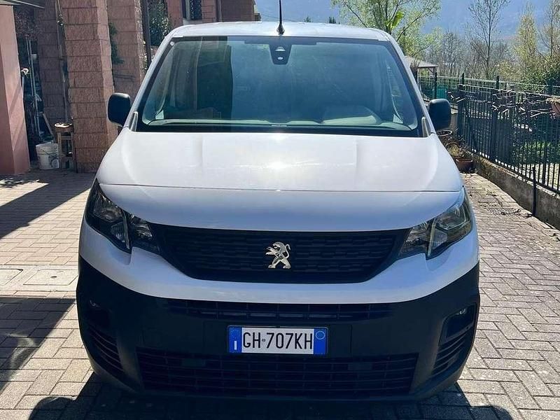 Usata Peugeot Partner Premium 131 CV (96 kW) 2022 Bianco Monovolume