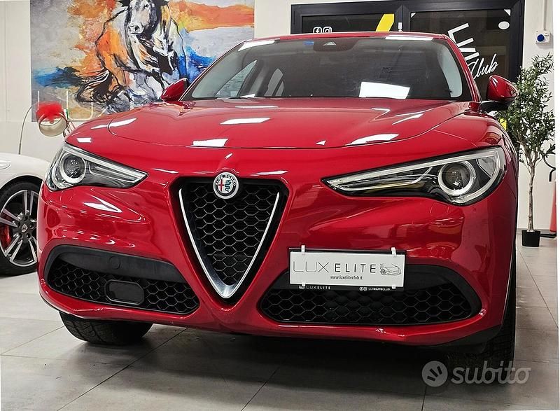 Rosso alfa Usata 2017 Alfa Romeo Stelvio SUV | 22.999 € (Ottimo prezzo) - Immagine 1/4