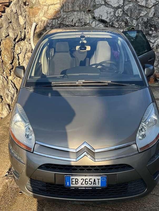 Beige Usata 2010 Citroën C4 Picasso Exclusive Monovolume | 3500 € (Buon prezzo) - Immagine 1/4