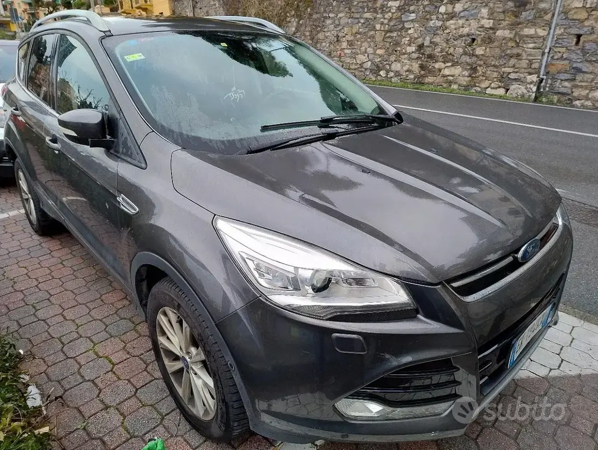 Usata Ford Kuga Titanium 150 CV (110 kW) 2014 Grigio SUV