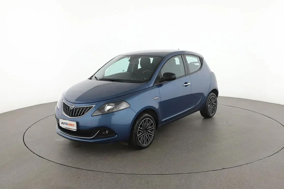 Usata Lancia Ypsilon Gold 70 CV (51 kW) 2022 Blu Utilitaria