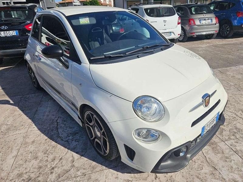Usata Abarth 500 Custom 135 CV (99 kW) 2015 Bianco pastello Utilitaria