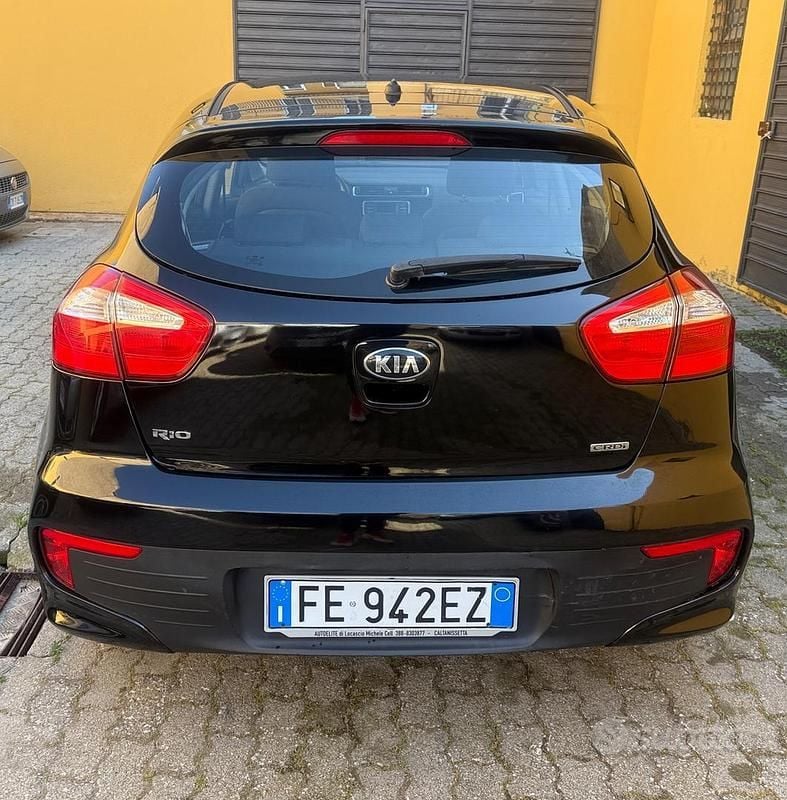 Usata Kia Rio Active 75 CV (55 kW) 2016 Nero Utilitaria