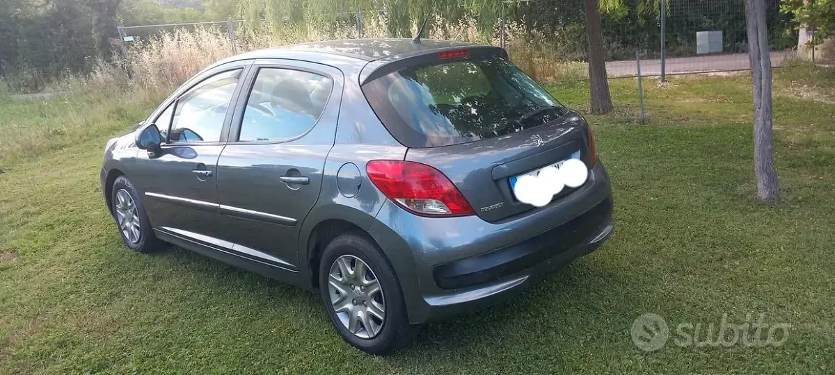 Usata Peugeot 207 73 CV (53 kW) 2011 Berlina