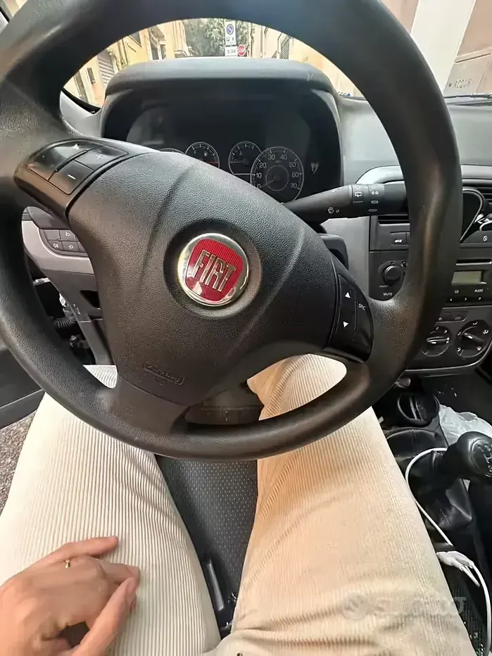 Usata Fiat Punto 75 CV (55 kW) 2011 Nero Utilitaria