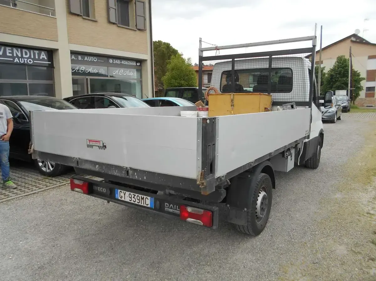 Usata Iveco Daily 106 CV (77 kW) 2016 Bianco