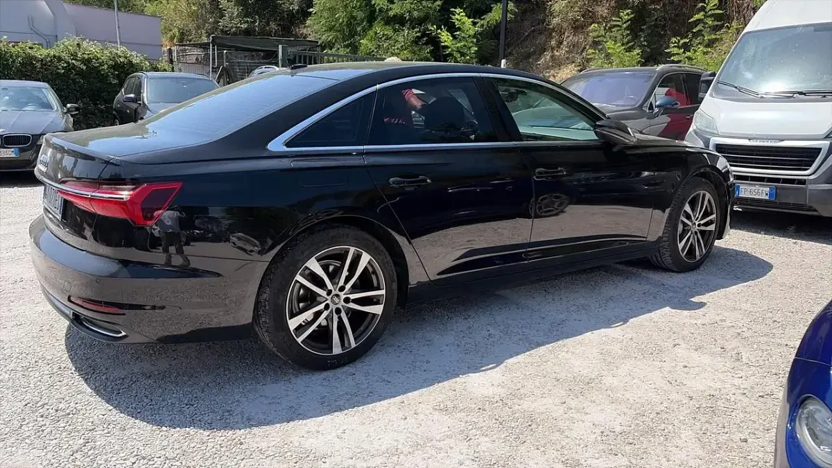Usata Audi A6 Business 163 CV (119 kW) 2020 Nero Station wagon