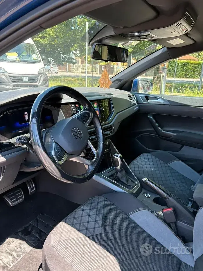 Usata VW Polo R-line 95 CV (69 kW) 2021 Blu Utilitaria