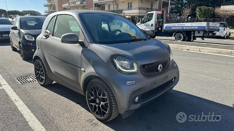 Begagnad Smart ForTwo Coupé Prime 90 HK (66 kW) 2019 Grå Sportkupé