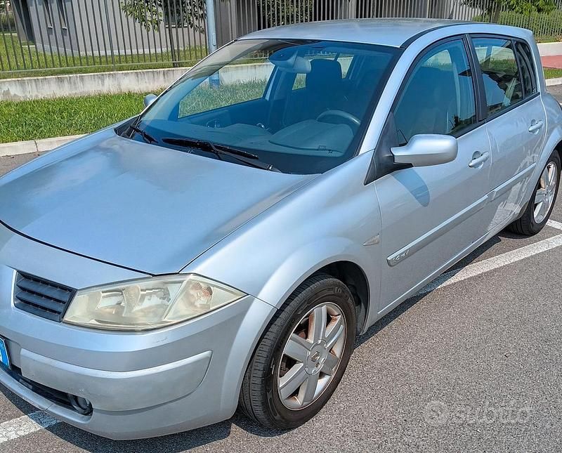 Usata Renault Mégane II 113 CV (83 kW) 2005 Grigio Berlina