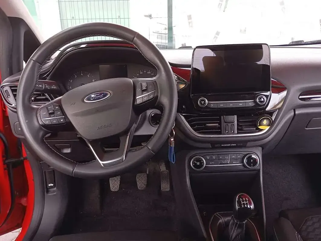 Usata Ford Fiesta Titanium 75 CV (55 kW) 2023 Rosso Utilitaria