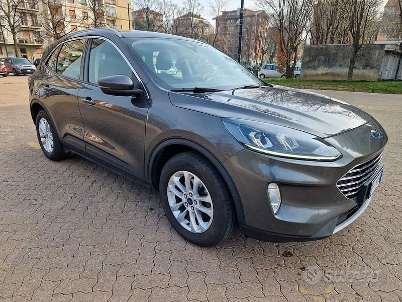 Usata Ford Kuga Titanium 120 CV (88 kW) 2021 Grigio SUV