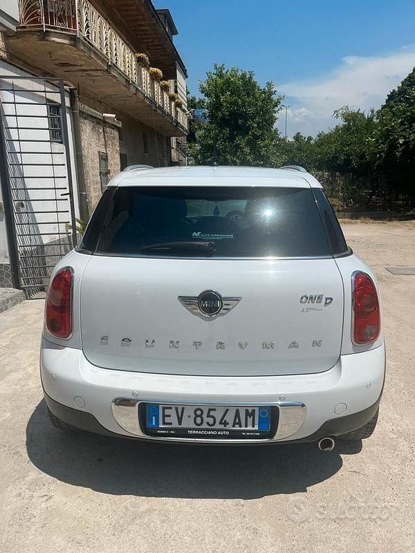 Usata Mini One D Countryman Business 90 CV (66 kW) 2014 Bianco SUV