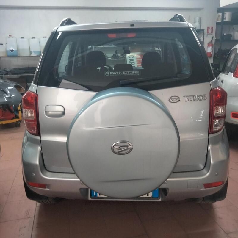 Usata Daihatsu Terios 86 CV (63 kW) 2008 Grigio SUV