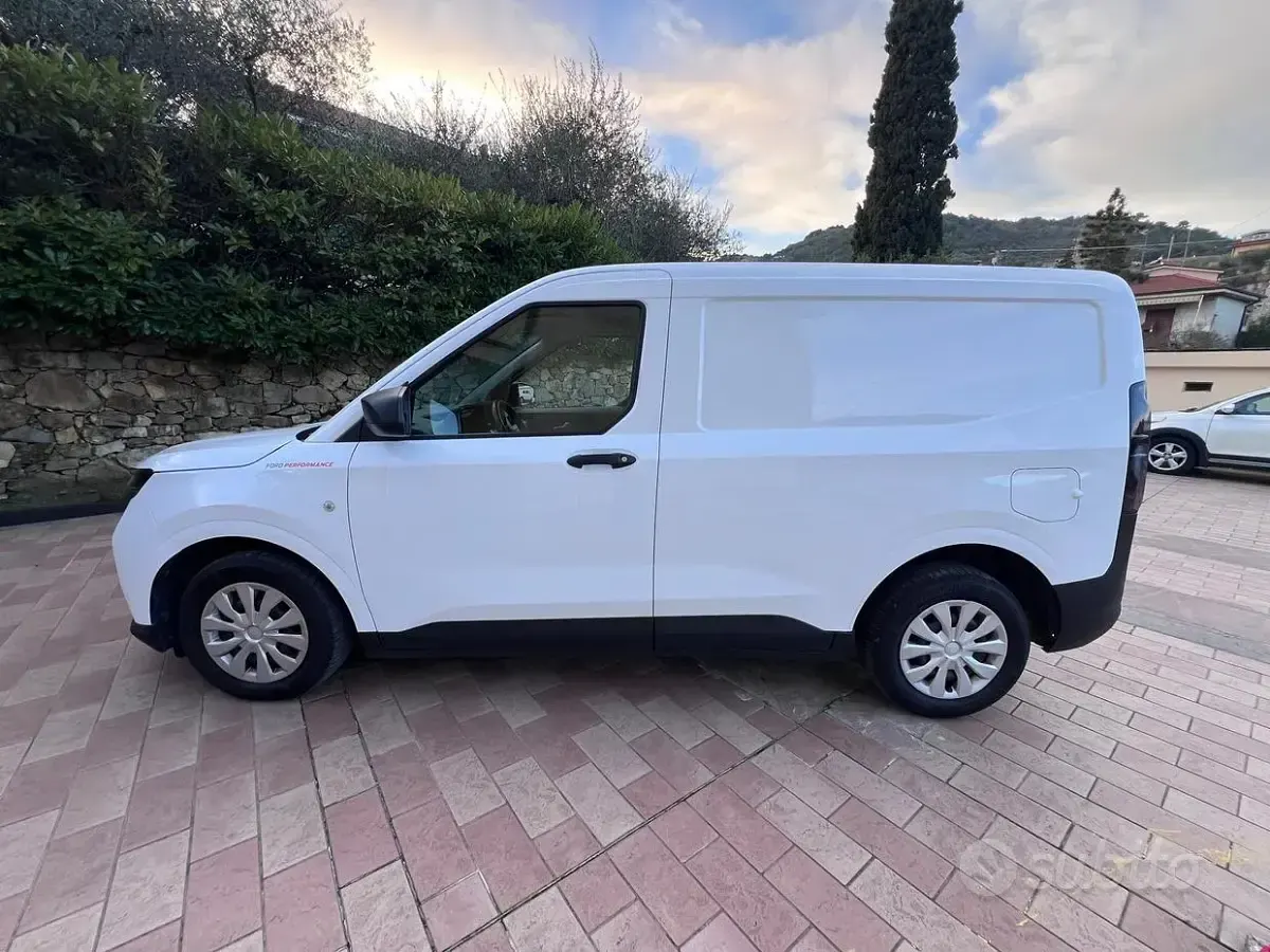 Usata Ford Transit Trend 101 CV (74 kW) 2024 Bianco Furgone