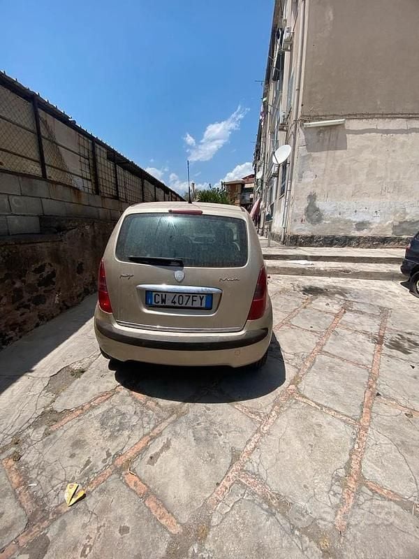 Usata Lancia Musa 101 CV (74 kW) 2009 Monovolume
