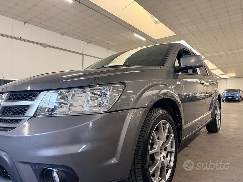 Usata Fiat Freemont Lounge 170 CV (125 kW) 2012 Grigio SUV