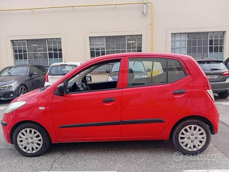Usata Hyundai i10 63 CV (46 kW) 2009 Rosso Utilitaria