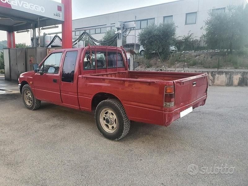 Usata Opel Campo 76 CV (55 kW) 1993 Rosso Pick-up