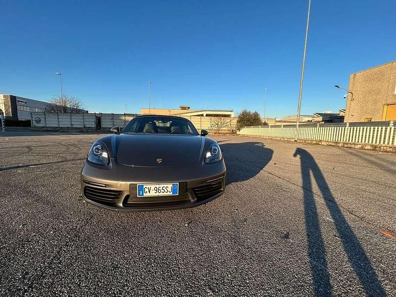 Usata Porsche 718 Boxster 299 CV (219 kW) 2023 Grigio Cabrio